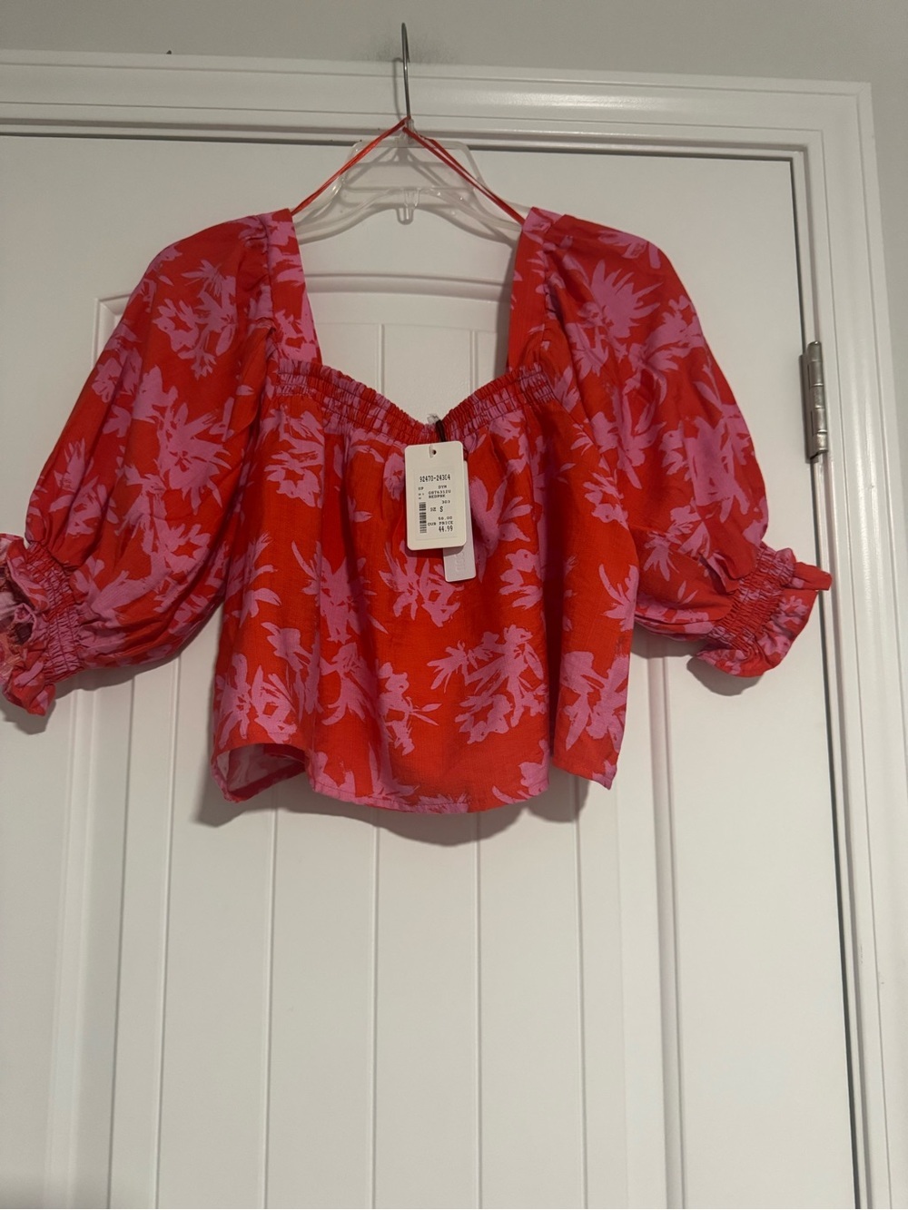 Square-Neck Puff Sleeve Floral Blouse in Coral Pink - Picture 3 of 5